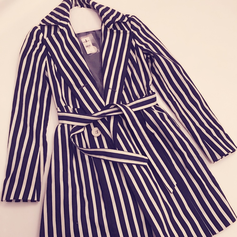 Express coat. NEW!